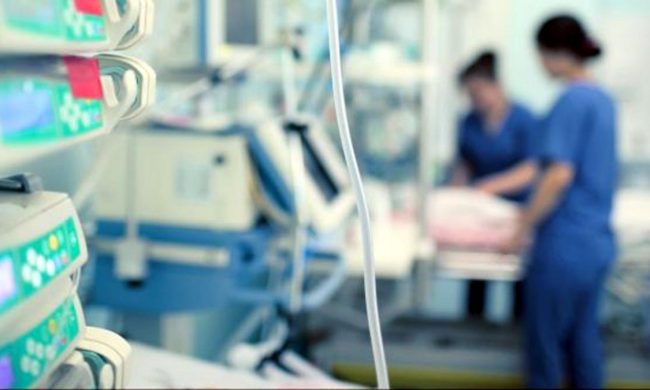13enne muore per un tumore, genitori indagati per omicidio volontario: avrebbero ritardato le cure