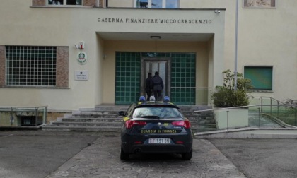 Dentista non vaccinato sorpreso a trapanare: sequestrato lo studio