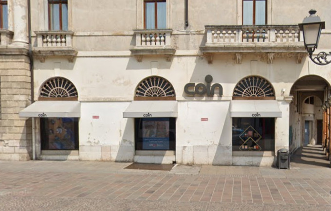 Tenta il furto da Coin ma viene fermato dall’addetto alla vigilanza