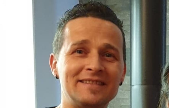 Cade dal terrazzo durante una crisi ipoglicemica: papà Manuel muore a 45 anni