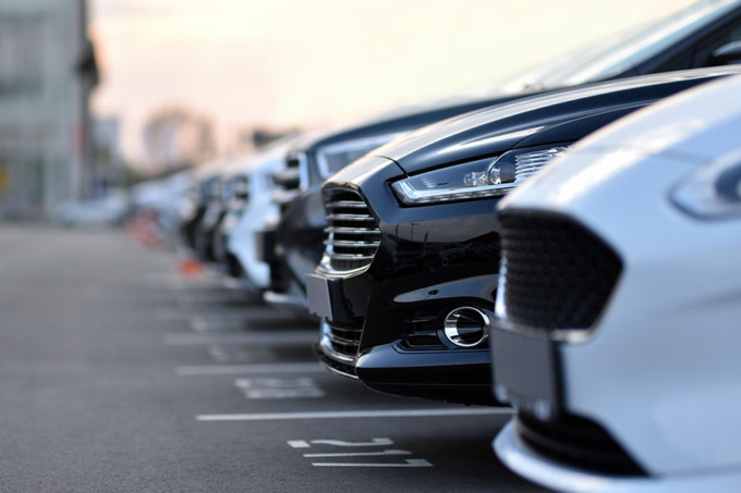 Un confronto tra il noleggio a lungo termine e il leasing