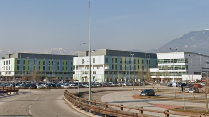 Un caso su sei miliardi, operato con successo all’ospedale Santorso un paziente con due malattie rare