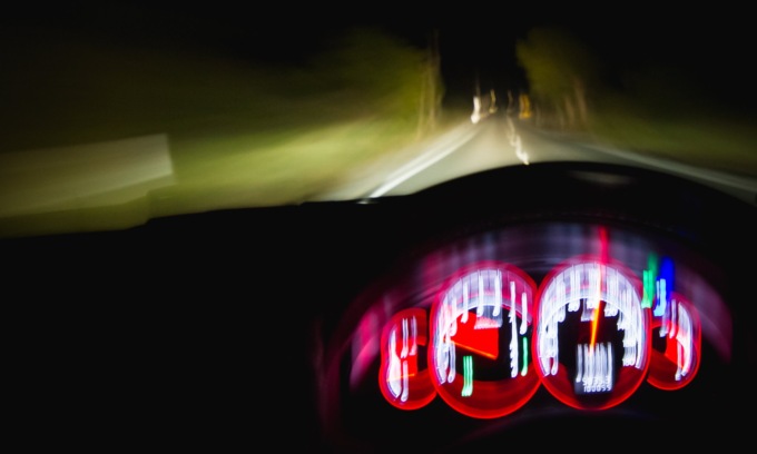 Spericolato inseguimento nella notte: 25enne arrestato