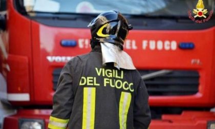 Principio d’incendio si sviluppa all’interno di un locale adibito alla lavorazione di componenti metalliche