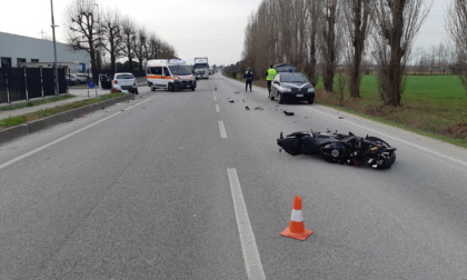 Auto svolta e urta un motociclista a Sandrigo: ferito 17enne