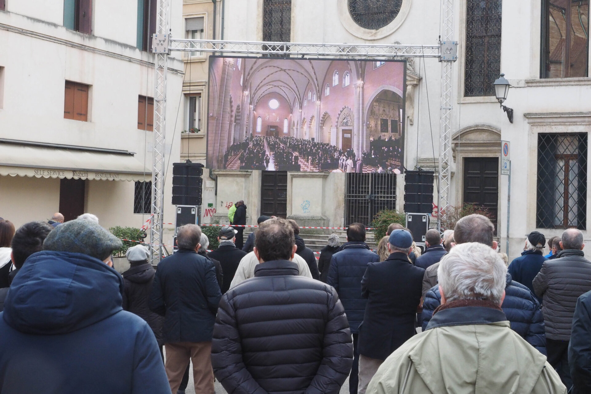 Funerali in cattedrale  Amenduni 11-02-22