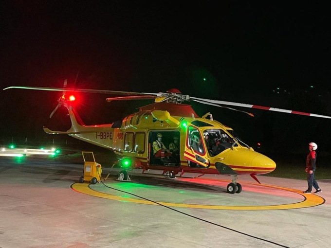 Elisoccorso notturno potenziato grazie ai visori a intensificazione di luce