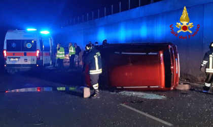 Violento tamponamento tra due auto sulla SP 246: feriti i due conducenti