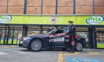 Rubano alimentari al Prix e scappano: fermato e arrestato un 20enne, si cercano i complici