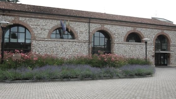 Posizioni negazioniste del relatore: revocata la concessione della sala per il convegno sulle foibe