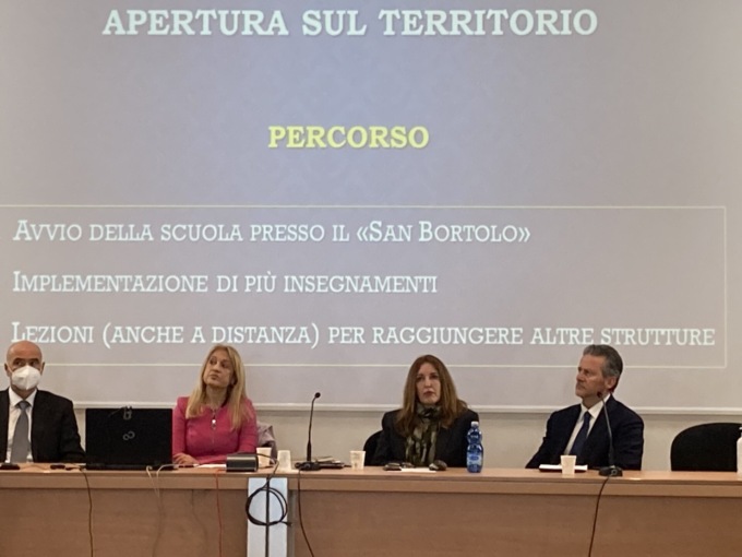 Progetto “scuola in ospedale”, Donazzan: “Iniziativa per far fronte a bisogni dei giovani nel post-Covid”