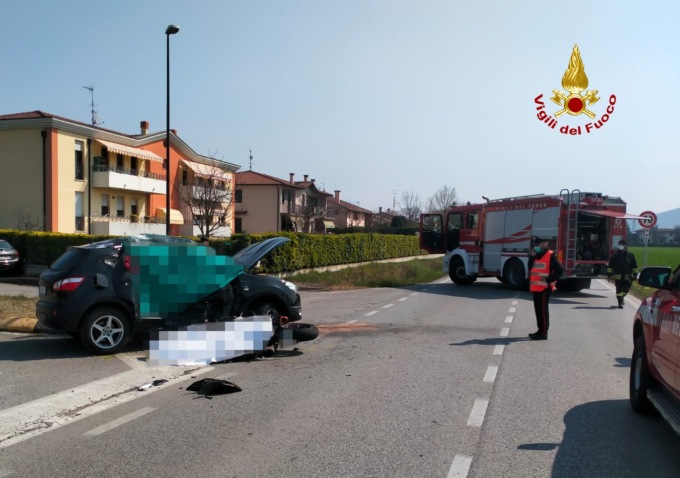 Tragedia ad Agugliaro: scontro frontale auto-moto, 3 morti tra cui una bambina