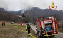 Vasto incendio boschivo sul Monte Branzome sopra Schio: Vigili del fuoco al lavoro