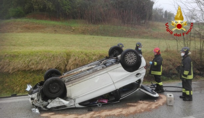 Breganze, scontro tra due auto: ferita una donna