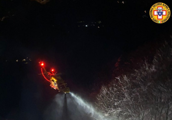 Tenta il gesto estremo, il figlio chiama i Carabinieri: salvata 59enne nella notte