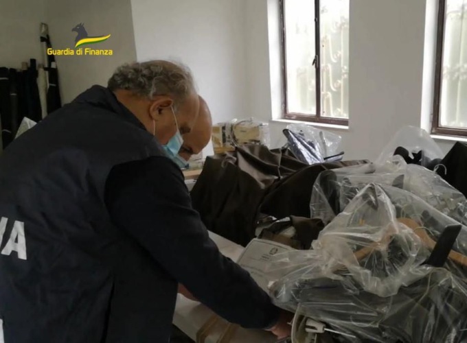 Ditte “apri e chiudi” nel settore tessile per evadere Iva e Irpef: maxi frode da 330mila euro