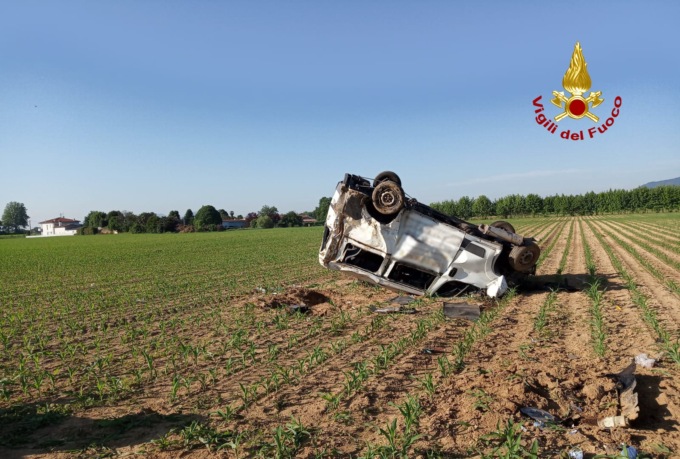 Incidente sull’A4 tra Vicenza Est e Grisignano: furgone finisce fuori strada, 4 feriti