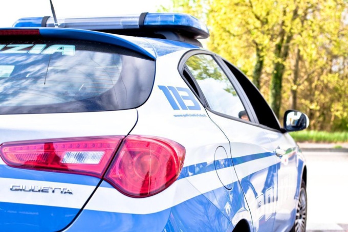 Molestie sessuali sull’autobus a otto studentesse (quattro minorenni): arrestato 49enne pakistano