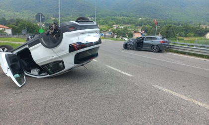 Santorso, perde il controllo dell'auto e si schianta contro una vettura: due feriti