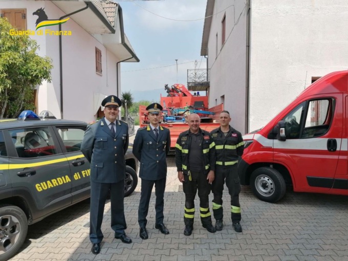 Mussolente, donate ai Vigili del fuoco di Perugia le attrezzature meccaniche confiscate