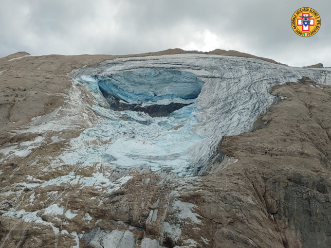 Crolla il ghiacciaio della Marmolada: il video della frana, 6 dispersi e un ferito sono vicentini