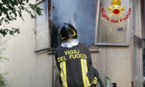 Vicenza, incendio al piano terra di una casa di 4 appartamenti: danni da fumo a tutto l’appartamento