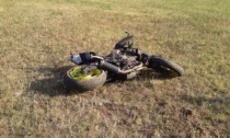 Thiene, tampona una moto e fugge: motociclista grave, automobilista rintracciato