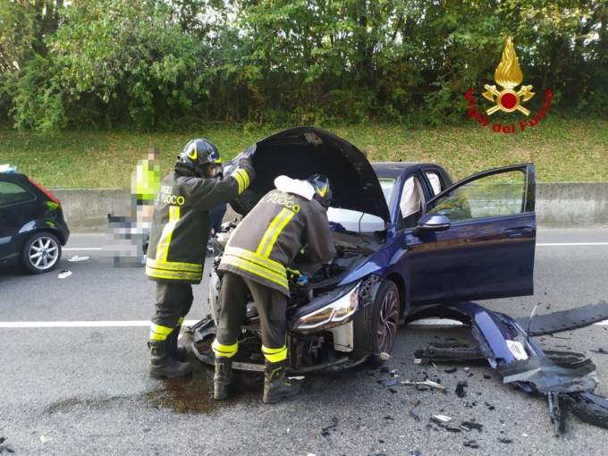Schio, frontale tra due auto: due feriti