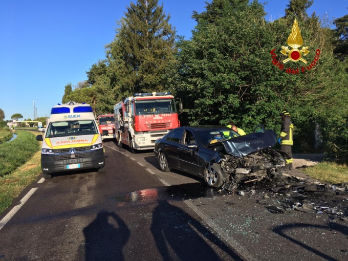 Incidente a Romano d’Ezzelino, video e foto del tremendo frontale: due feriti (uno è grave)
