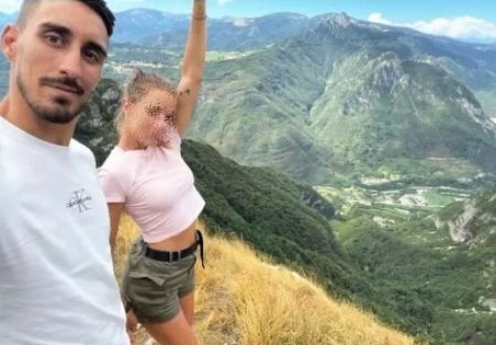Morto per recuperare il cellulare (ritrovato) della fidanzata: ecco l’ultimo selfie sull’Altar Knotto