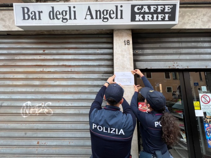 Numerosi episodi di violenza e risse: chiuso per 15 giorni il “Bar degli angeli”