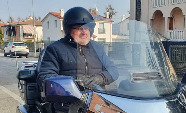 Si era schiantato con la moto contro un furgone: papà di 7 figli è morto in ospedale