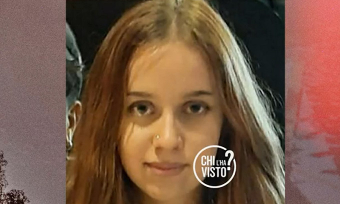 Esce per andare a scuola ma scompare nel nulla: “Aiutateci a trovare Gloria, ha solo 13 anni”