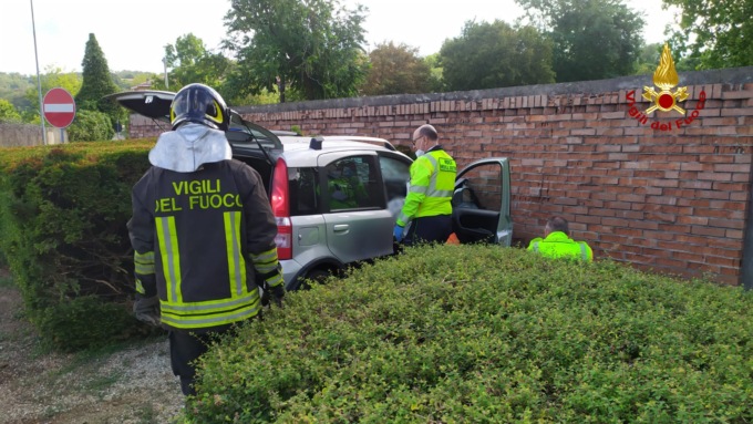 Lonigo, perde il controllo dell’auto che finisce contro un muro: morto 70enne