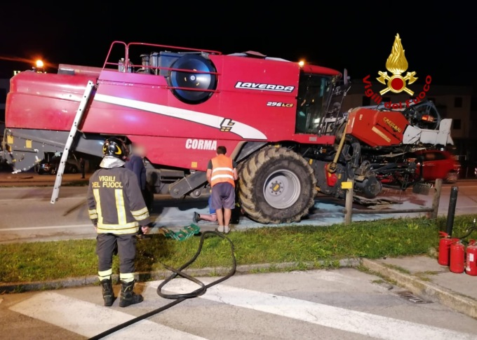 Grisignano del Zocco, principio d’incendio di una mietitrebbia