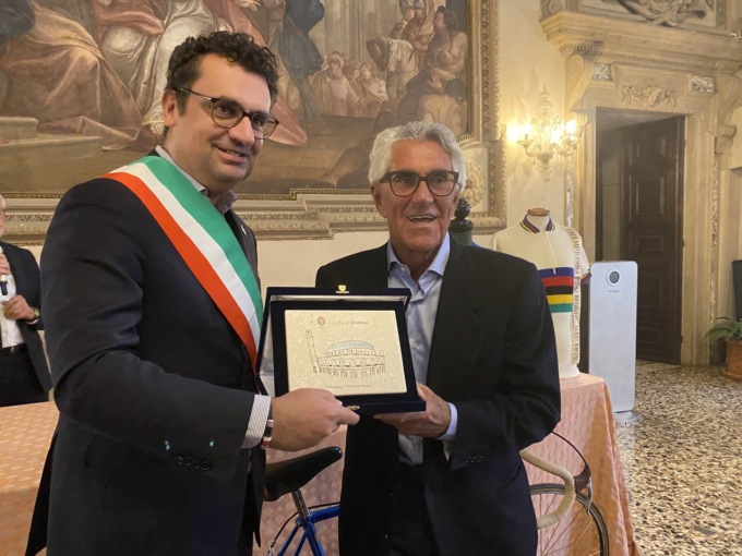 Premiato Marino Basso nel 50esimo della vittoria del Campionato del Mondo di ciclismo