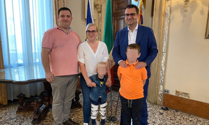 Paolino ha difficoltà motorie dalla nascita, appello Rucco: “Aiutiamo la famiglia”