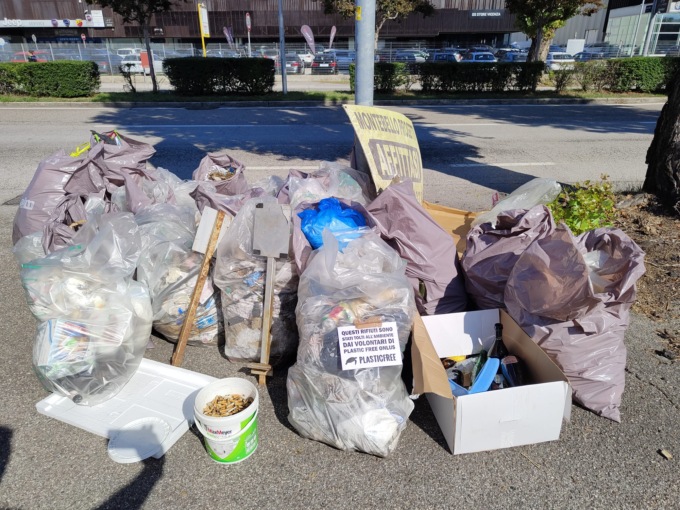 Raccolta Plastic Free a Vicenza: riempiti 33 sacchi con una stima di 450 chili di peso