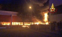 Trissino, video e foto del terribile incendio alla Vibo spa: in fiamme capannone di 10mila metri quadri