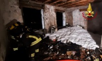 A fuoco un appartamento in viale Trieste a Montecchio Maggiore: evacuato l'intero edificio nella notte