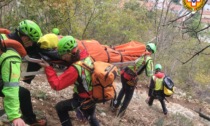 Cade dalla parete durante l'allenamento di arrampicata, 44enne finisce in ospedale