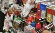 Maxi sequestro di oltre 25mila prodotti natalizi: la guardia di finanza "mette nel sacco" gli articoli non sicuri