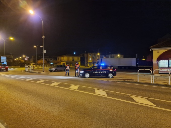 Lo avevano sequestrato armati di asce e coltelli per “questioni” di droga: arrestati tre tunisini