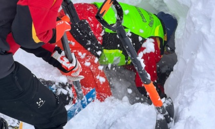 Valanga in Val di Fassa: 20enne di Schio vivo per miracolo