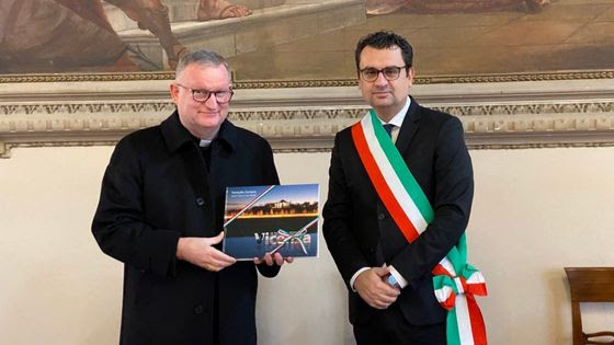 Prima uscita del neo vescovo Giuliano Brugnotto a palazzo Trissino, il benvenuto del sindaco di Vicenza