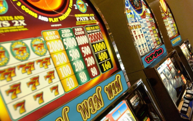Jackpot delle Fiamme gialle: 20mila euro di sanzioni per 14 slot machines irregolari
