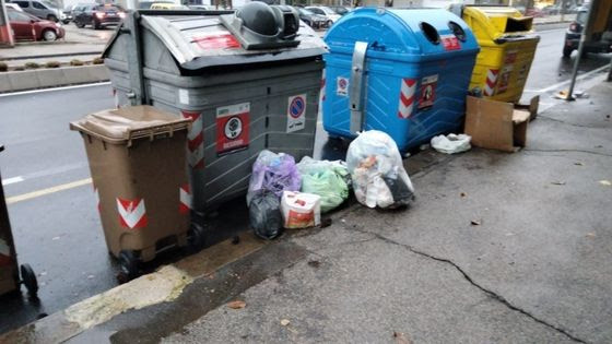 Abbandono di rifiuti, 12 sanzioni in due settimane per 3600 euro