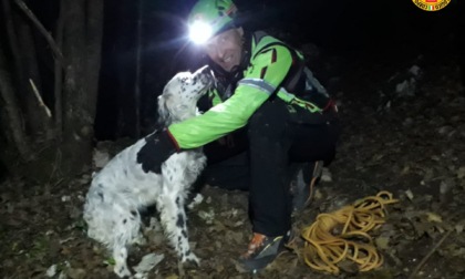 Lanciata all'inseguimento di un animale è caduta in un dirupo: Asia, salvata dal soccorso alpino