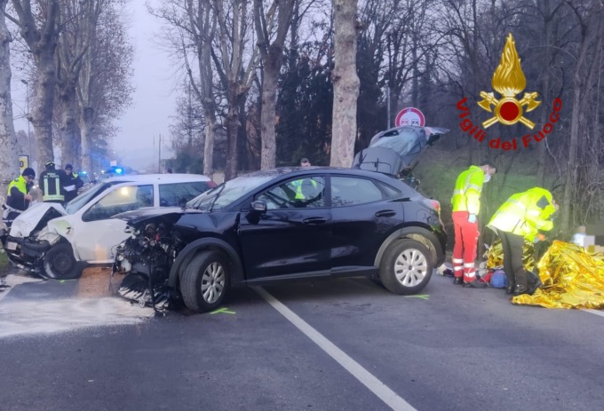 Tremendo schianto tra auto sulla provinciale 500 di Lonigo: tre feriti