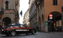 Vicenza, 26enne ubriaco minaccia di morte la madre poi tenta di aggredirla: arrestato